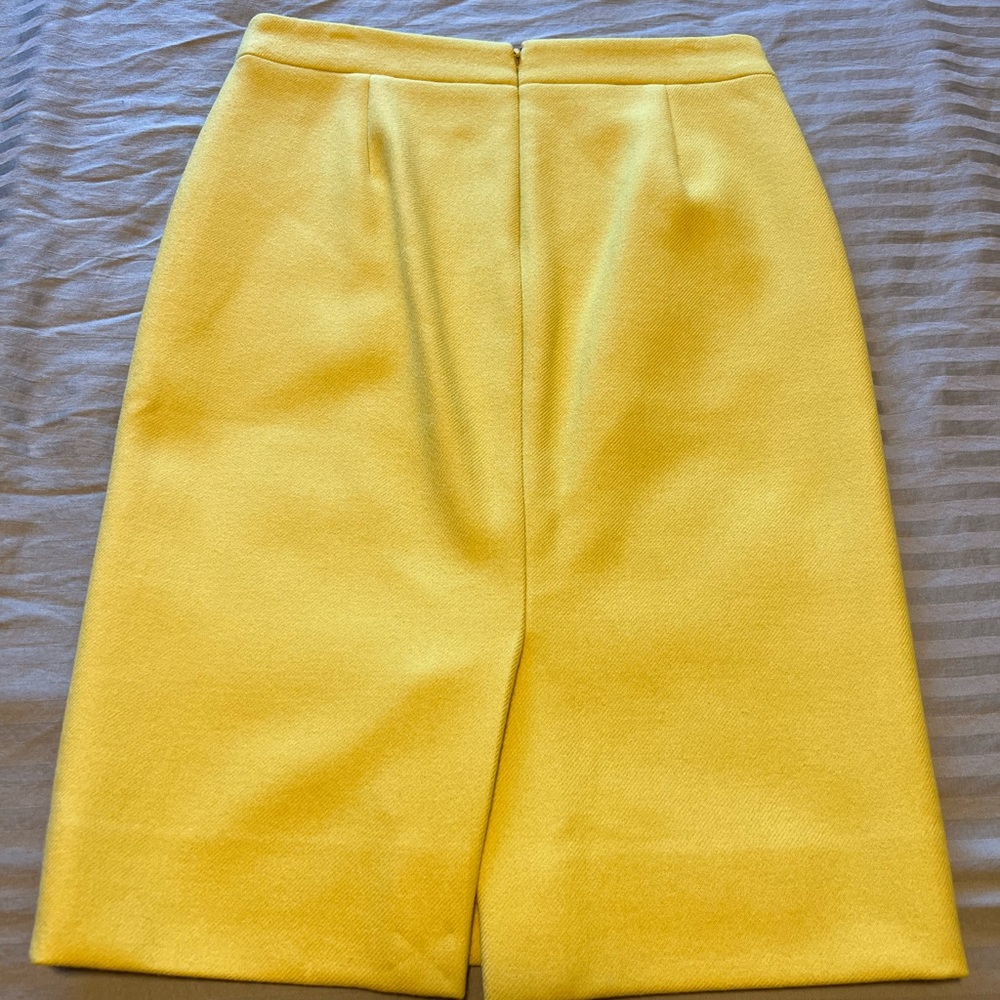 EUC J. Crew No. 2 Pencil Skirt, 100% Wool, Mustard, Size 00 - Picture 2 of 4